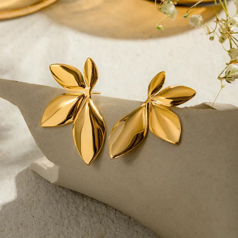 Aretes Lirio (enchape 18k)