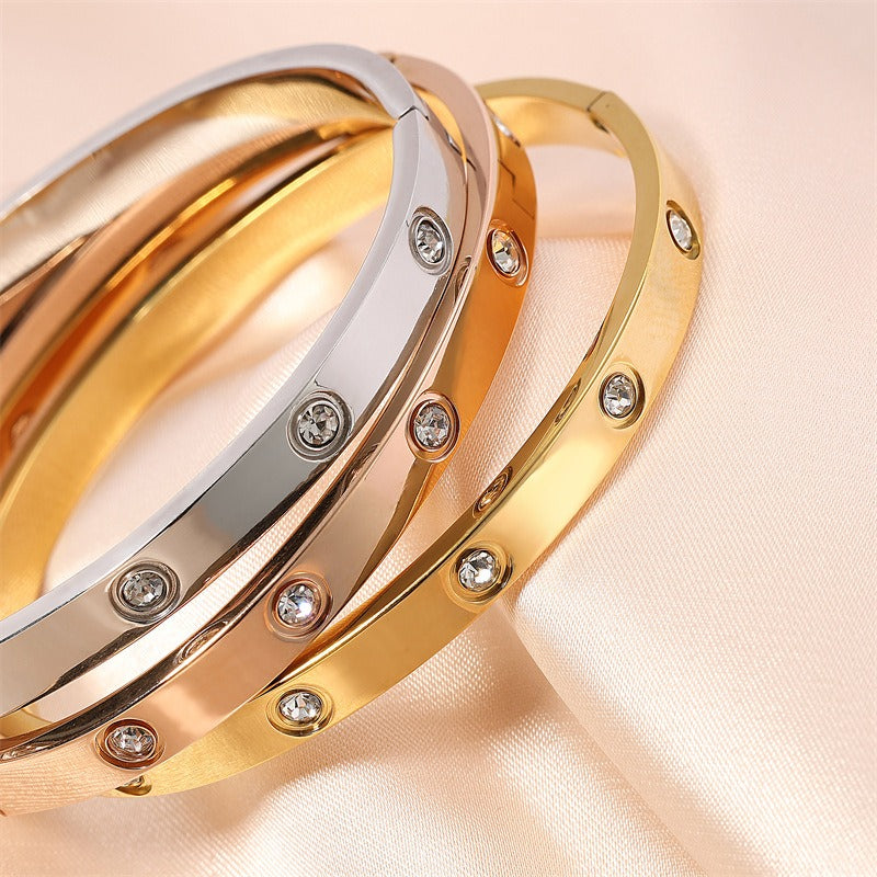 Brazalete Love Cart (con enchape 18k)