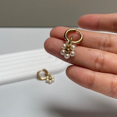 Argollas flores mini perlas