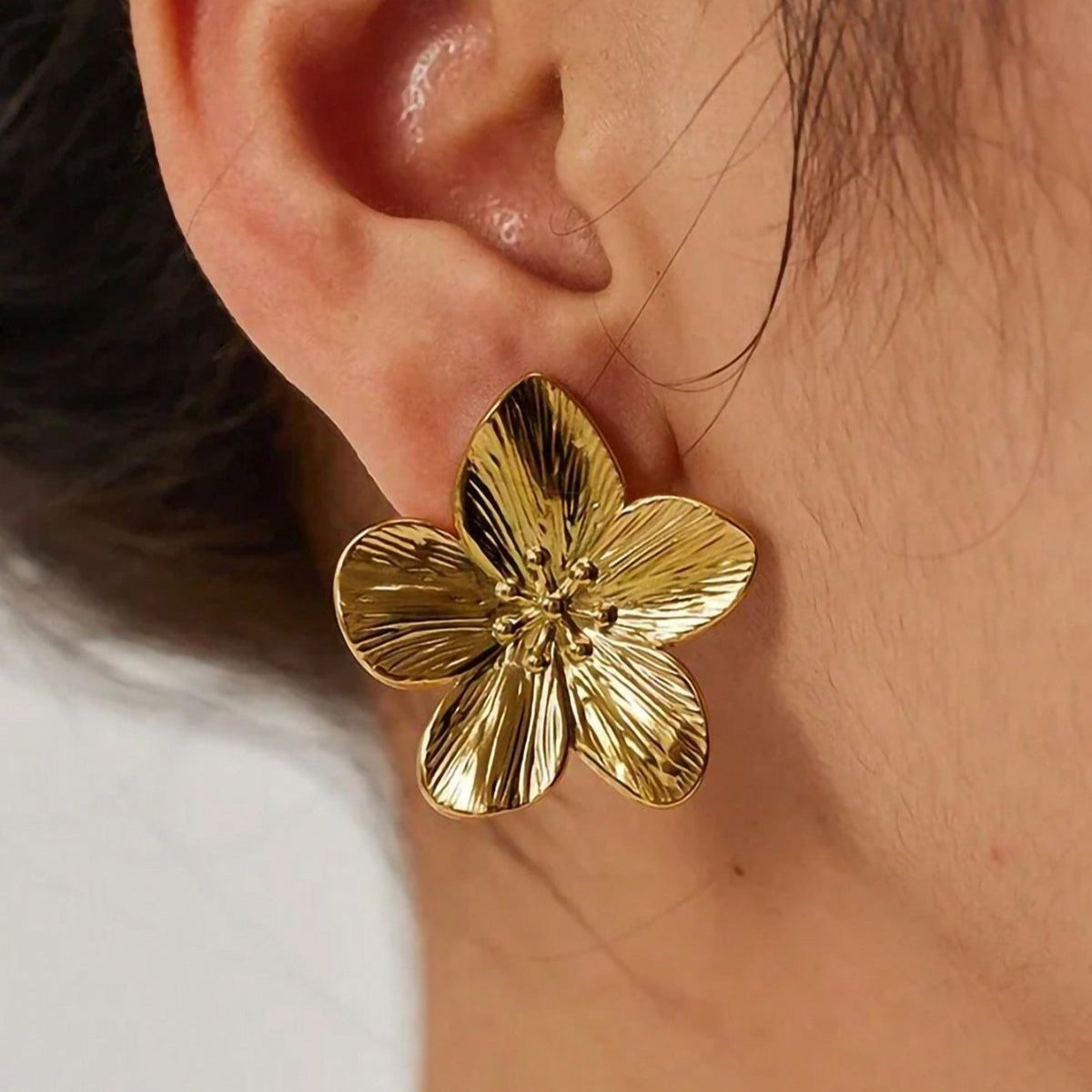 Aretes Flor (enchapado de oro)