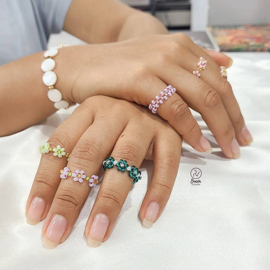 Anillos florales tejidos