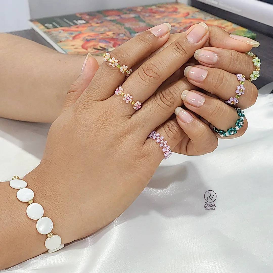 Anillos florales tejidos