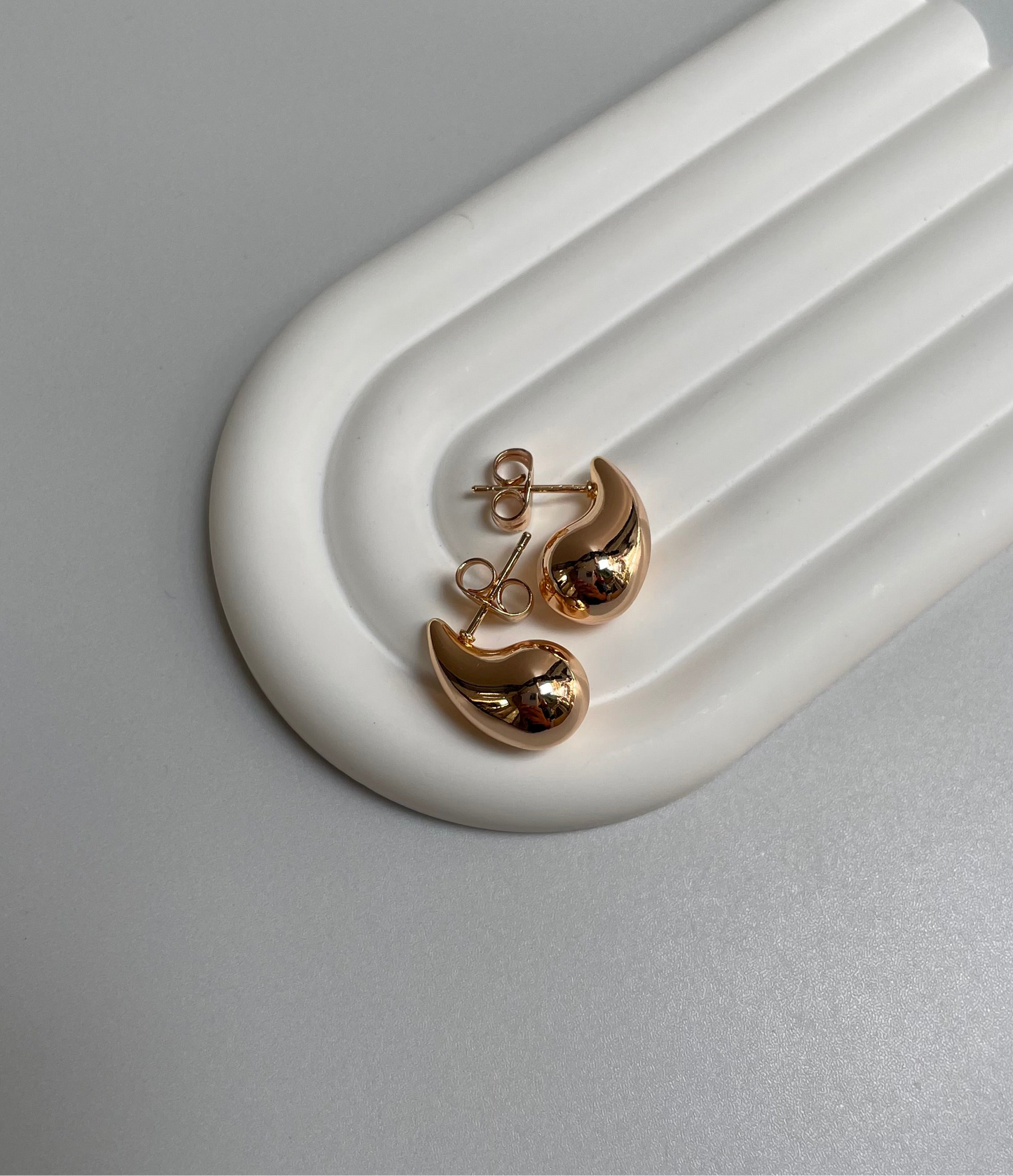 Aretes Bottega (enchapado de oro)