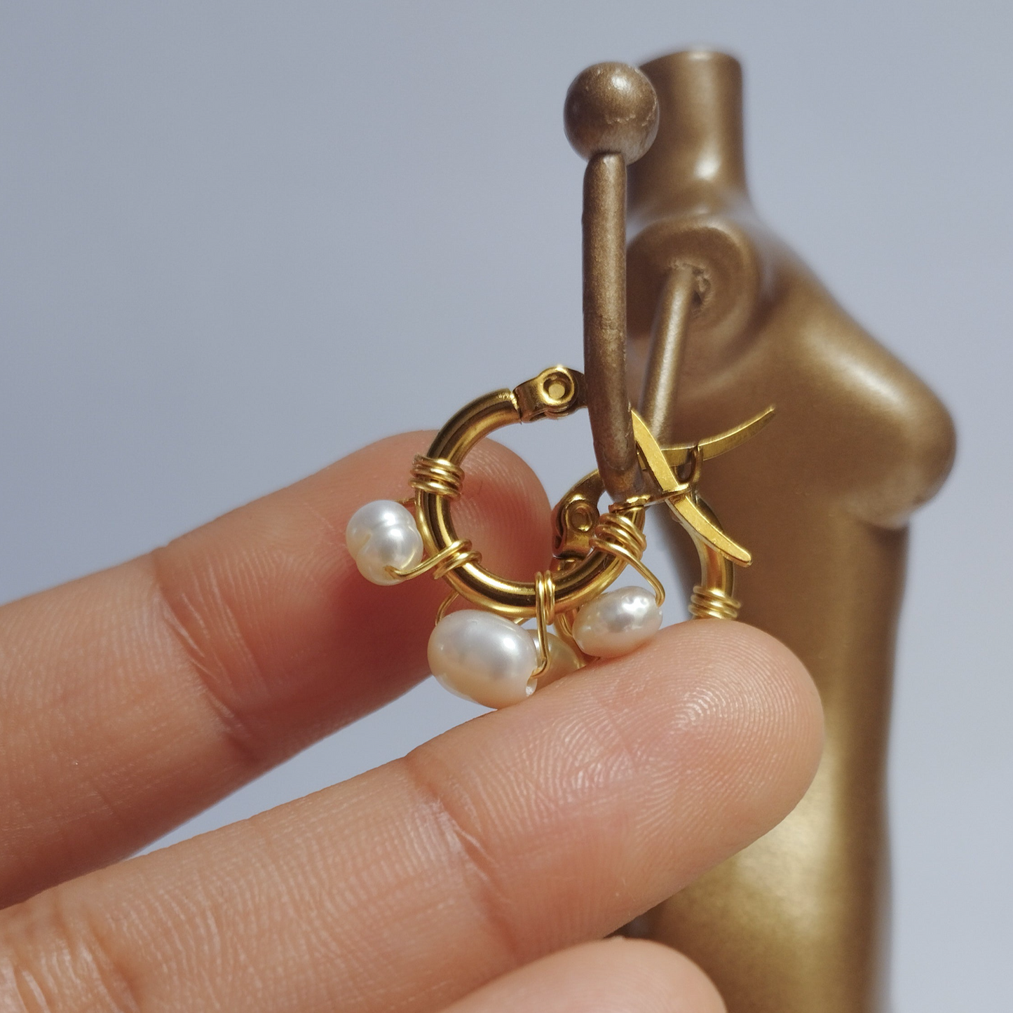 Argollitas mini perlas río